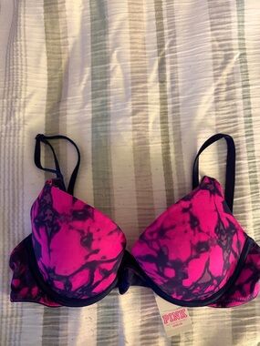 PINK Victoria's Secret Pink and Black Molded Push-Up Bra